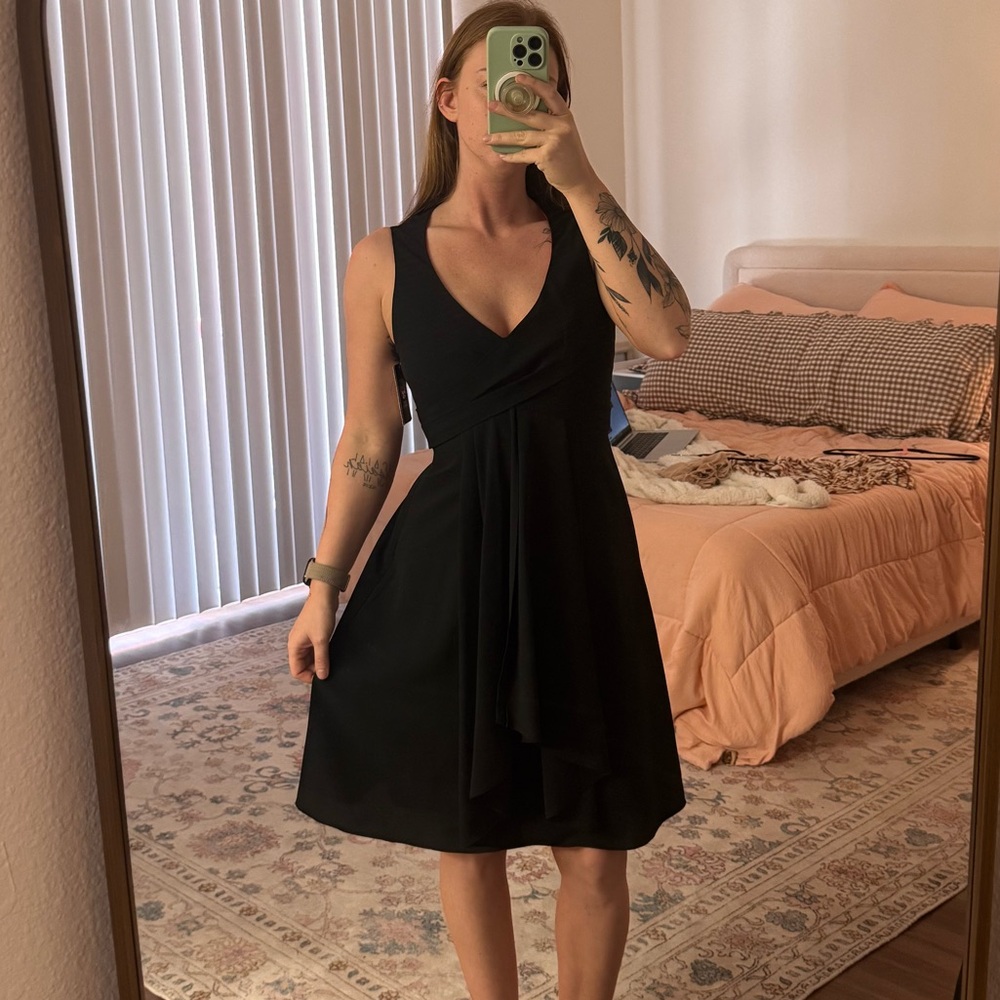 Vince Camuto Black Sleeveless V-Neck Midi Dress